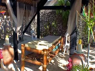 Hotel Ravenala 3*